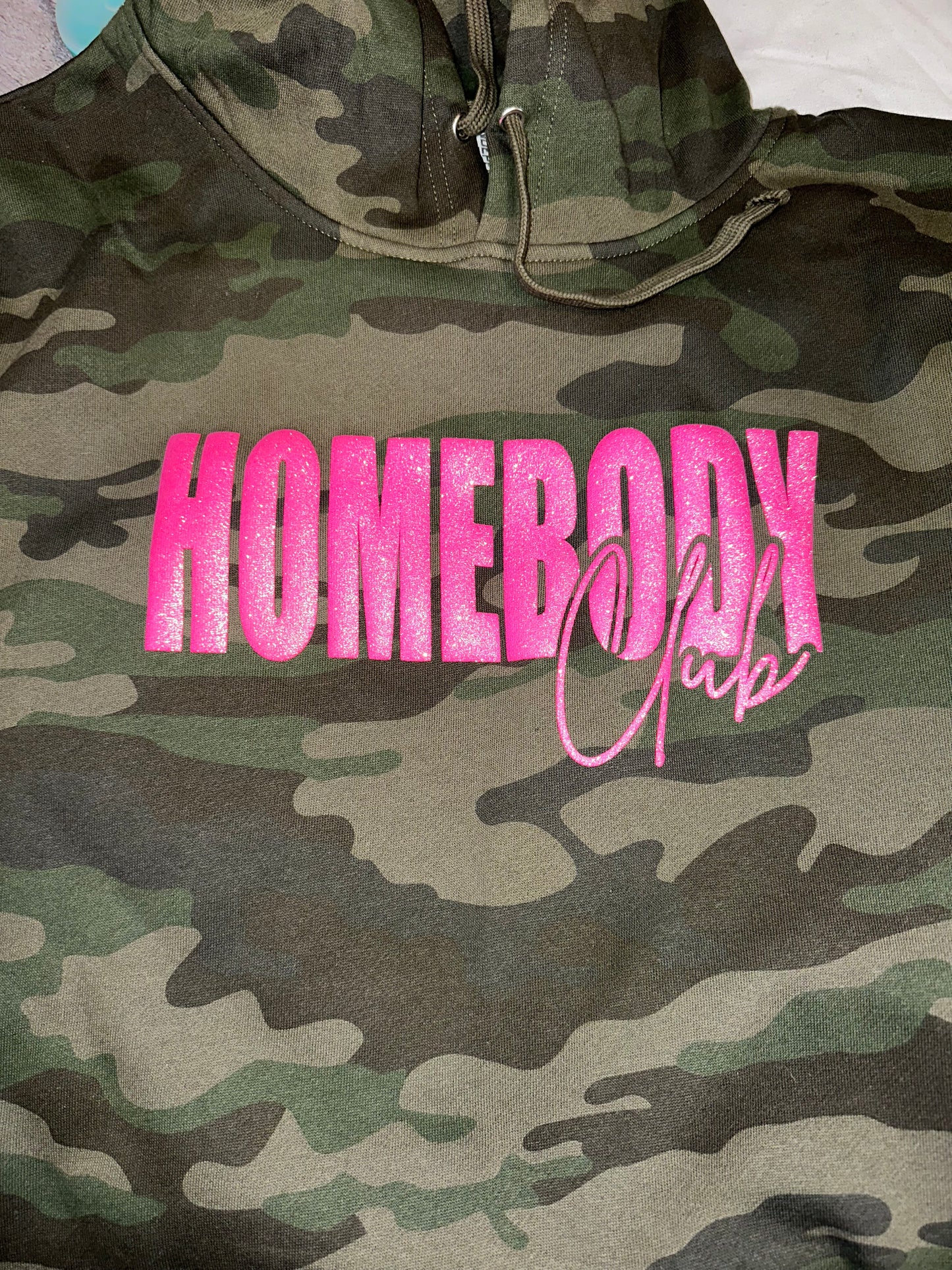 #461a Metallic glitter puff homebody