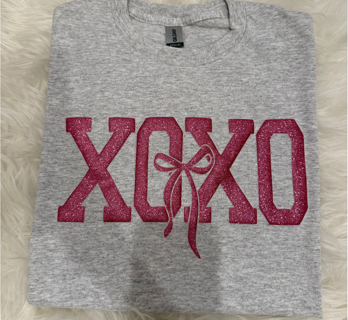 #353a XOXO glitter metallic puff